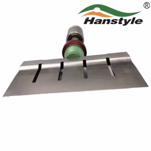 Ultraschallschneider mit hoher Amplitude und schneller Geschwindigkeit für Käsekuchen. 20-kHz-Ultraschall-Lebensmittelschneider für das Kernteil der automatischen Schneidemaschine